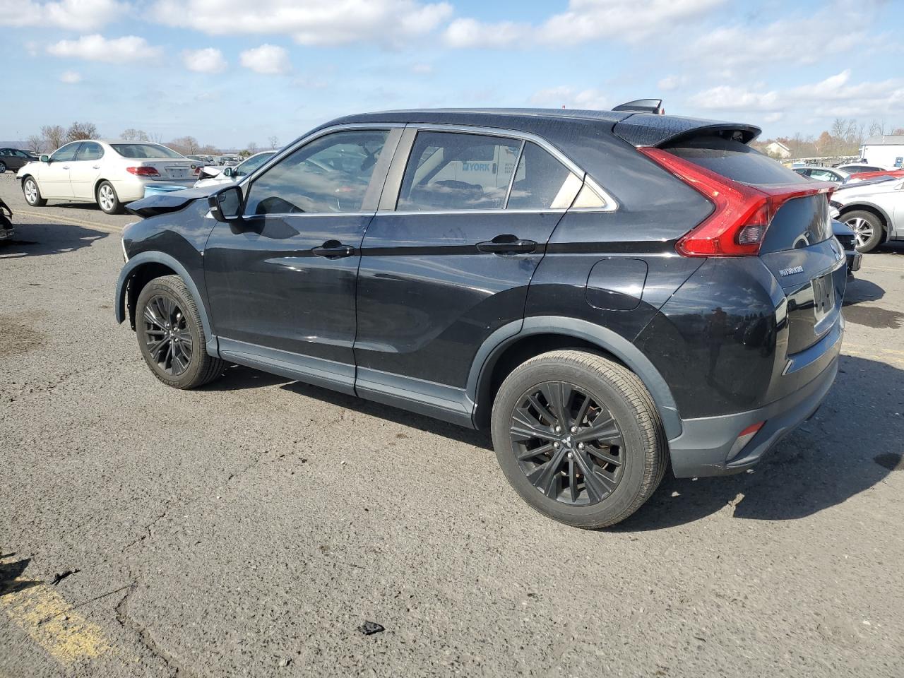 2019 Mitsubishi Eclipse - Image 2