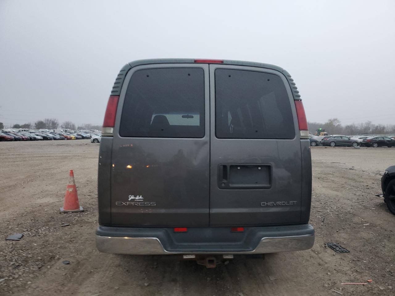 2000 Chevrolet Express G1500 VIN: 1GNFG15W0Y1233141 Lot: 80945354