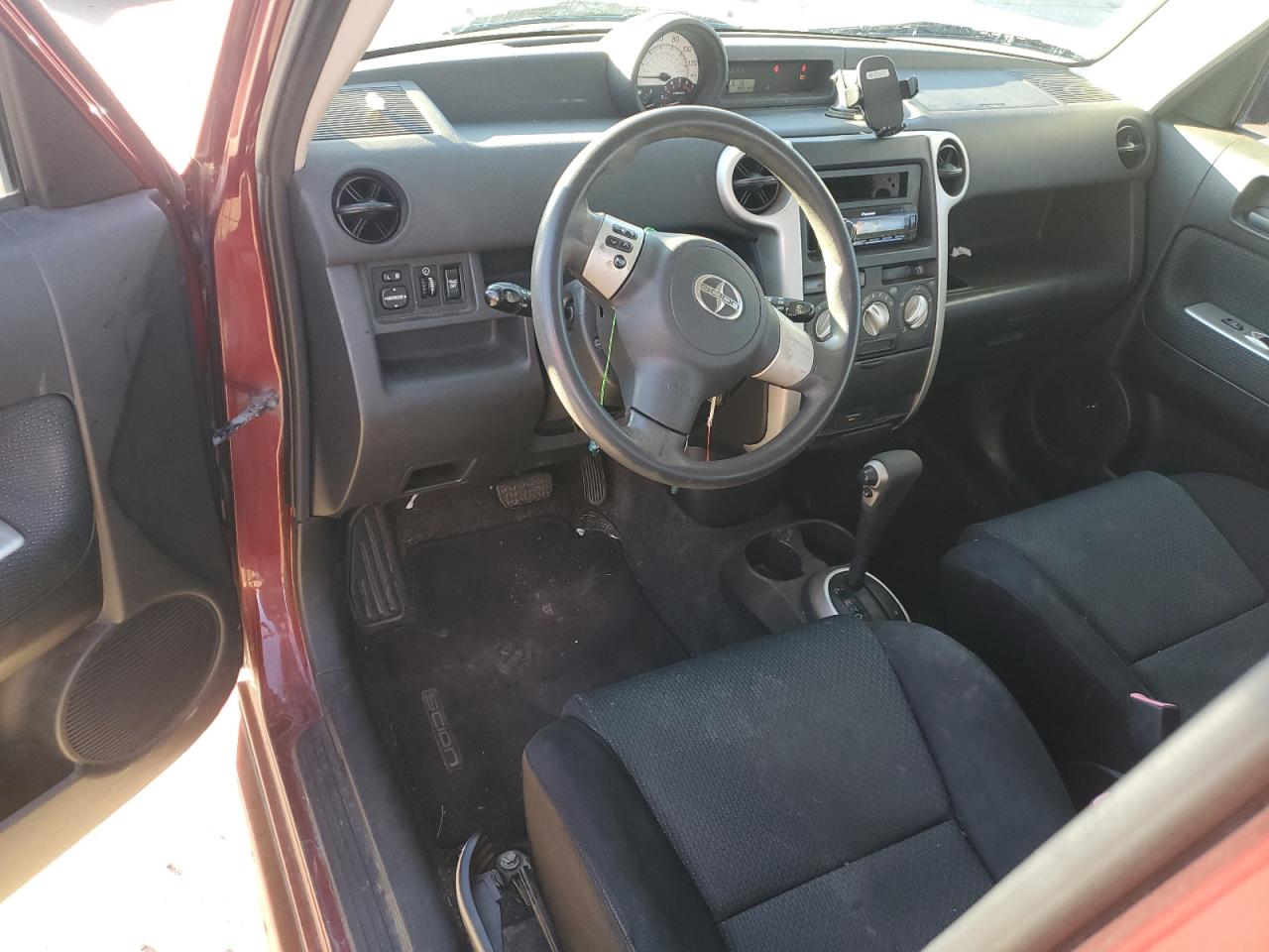 2006 Scion xB - Image 8