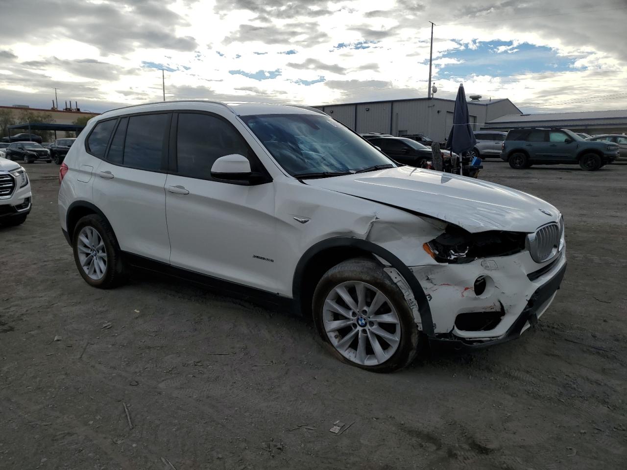 VIN 5UXWX9C59G0D63829 2016 BMW X3 no.4