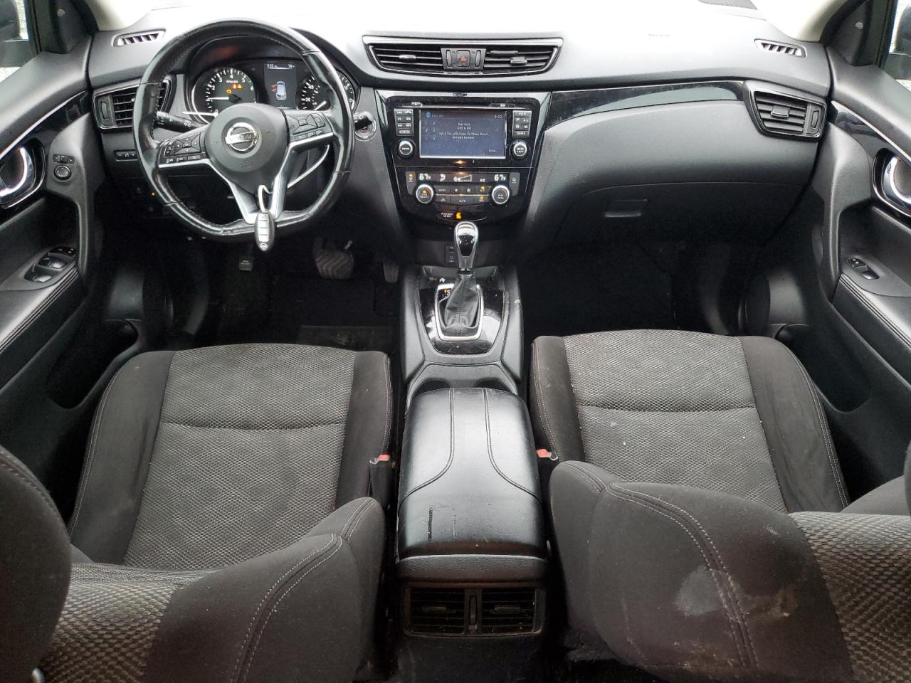 2017 Nissan Rogue - Image 8