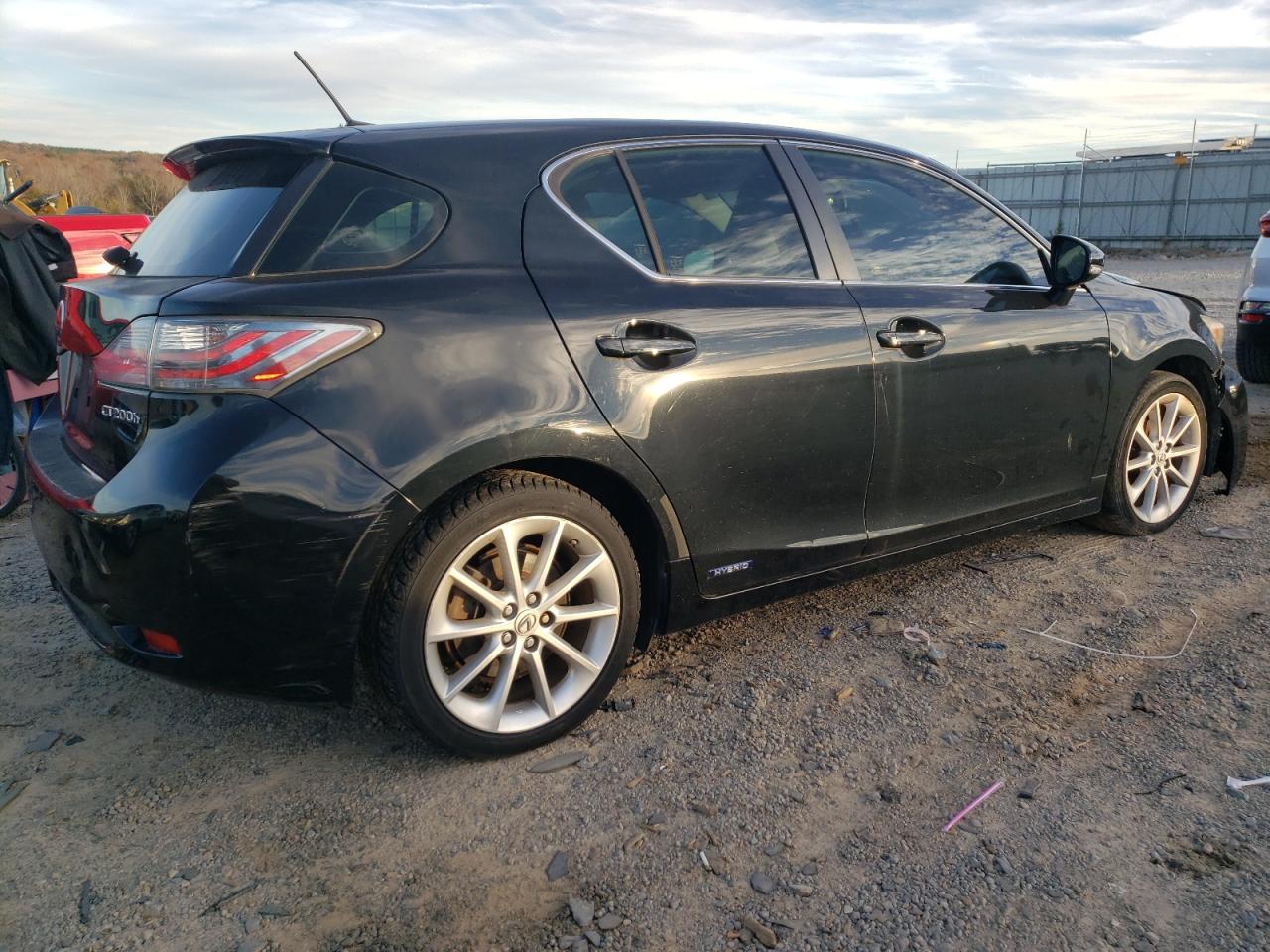 2011 Lexus CT - Image 3