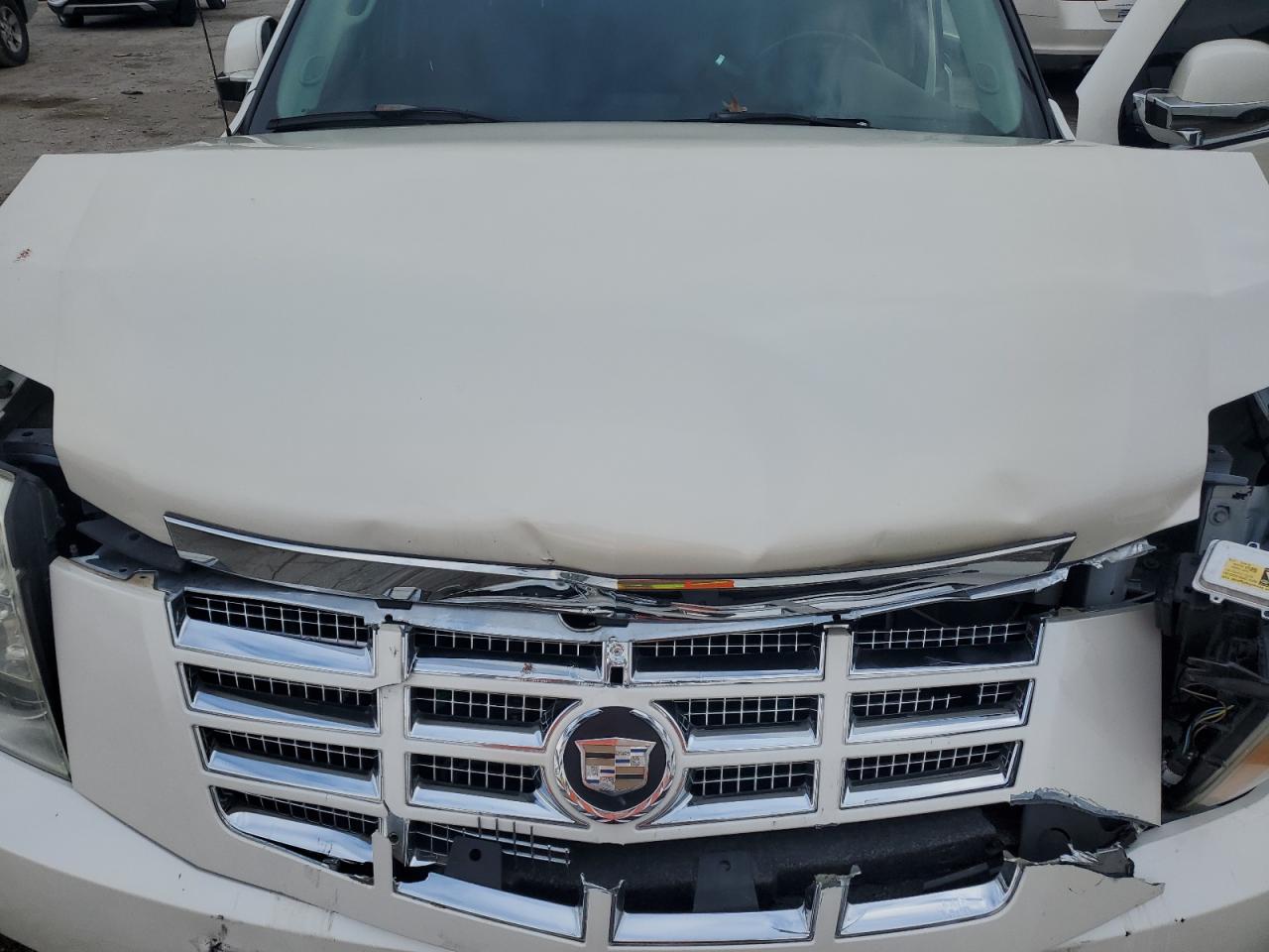 2007 Cadillac Escalade - Image 11
