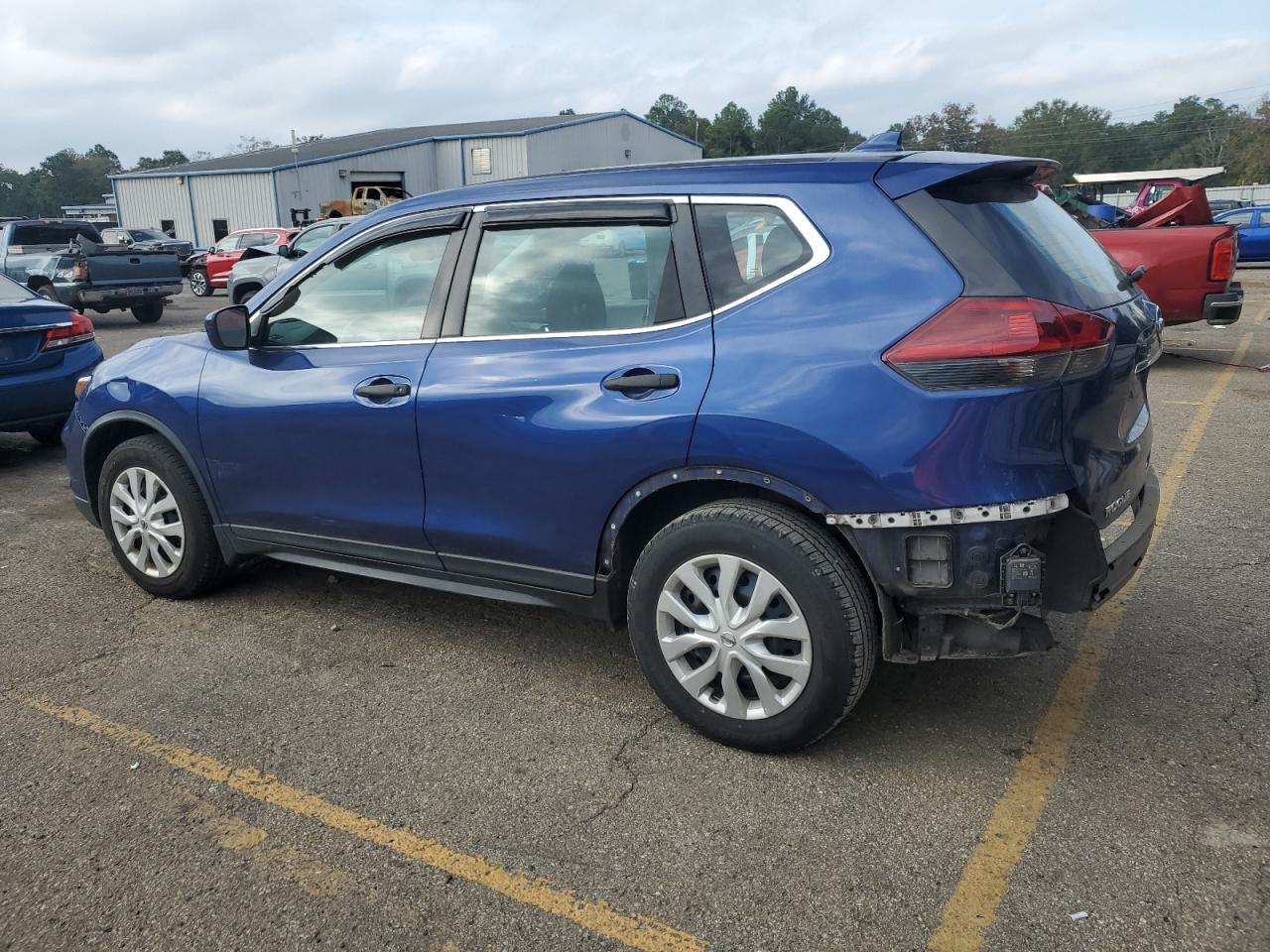 2018 Nissan Rogue - Image 2