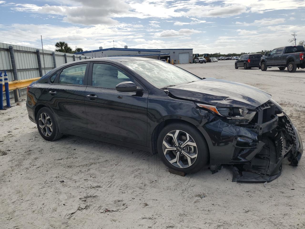 2021 Kia Forte - Image 4