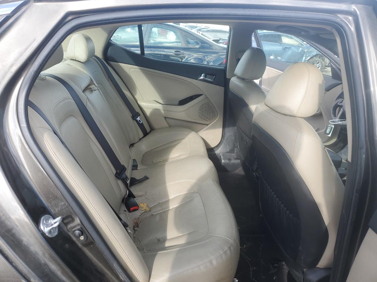 2011 Kia Optima - Image 10