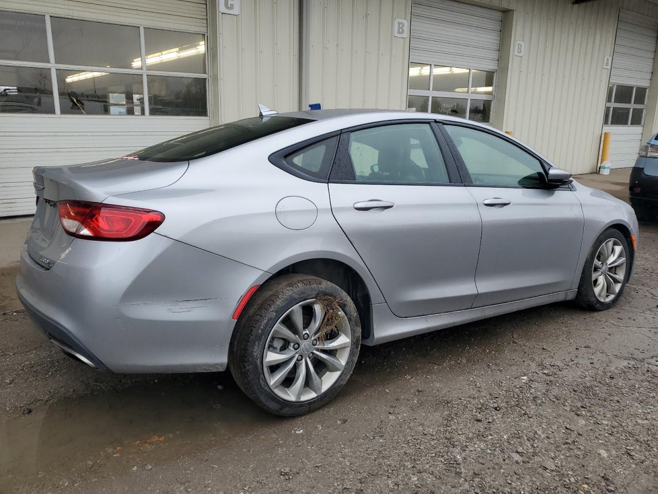 VIN 1C3CCCDG4GN130765 2016 CHRYSLER 200 no.3