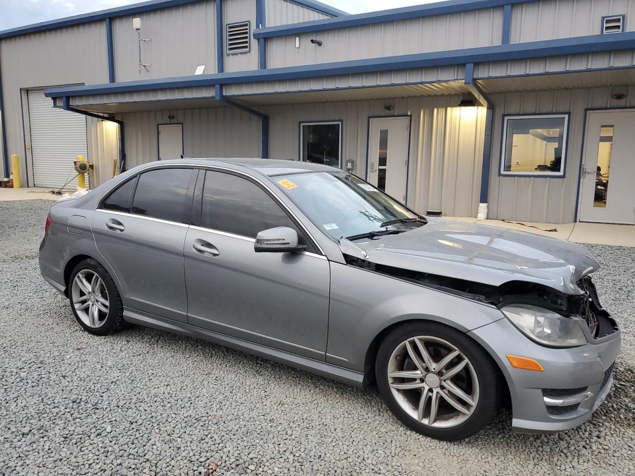 VIN WDDGF4HB9DR267784 2013 MERCEDES-BENZ C-CLASS no.4