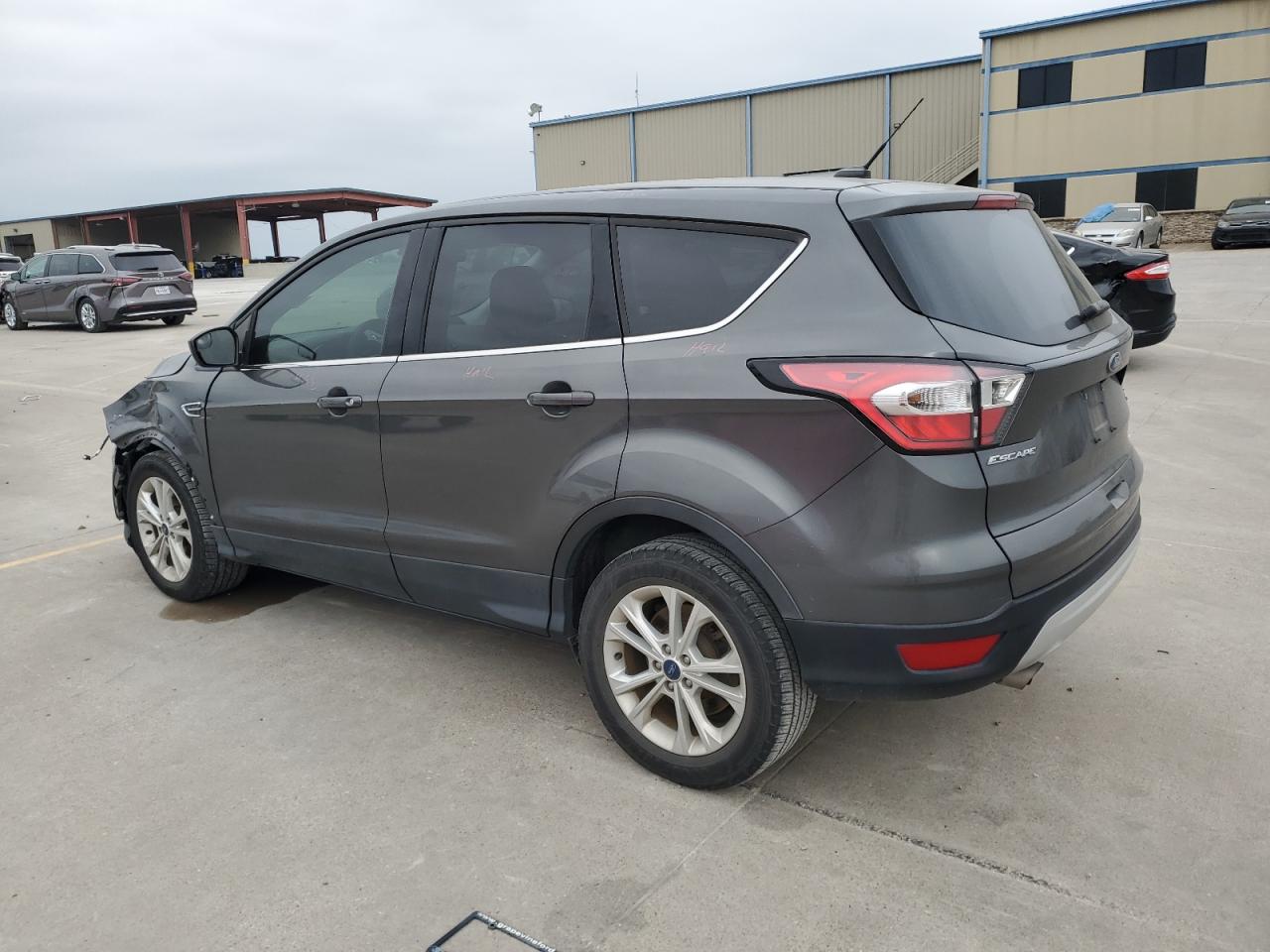 VIN 1FMCU0GD8HUC48717 2017 FORD ESCAPE no.2