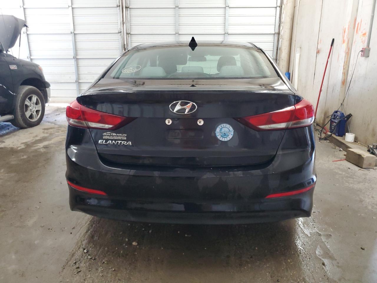 2017 Hyundai Elantra - Image 6
