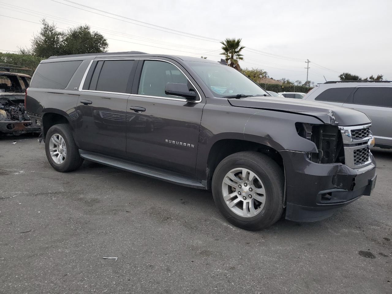 2016 Chevrolet Suburban - Image 4