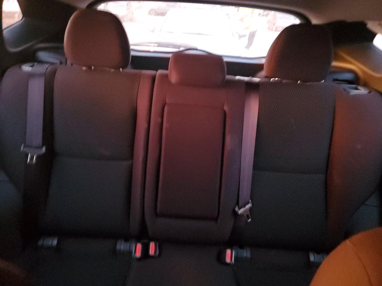 2018 Nissan Rogue - Image 10