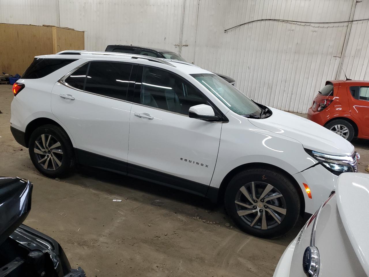 2022 Chevrolet Equinox - Image 4