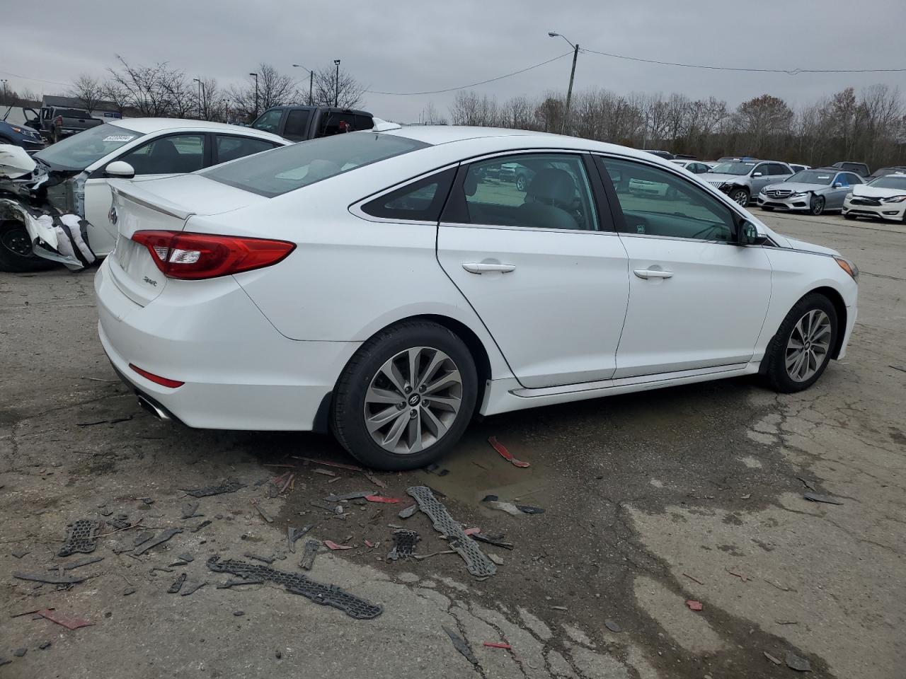 2015 Hyundai Sonata - Image 3