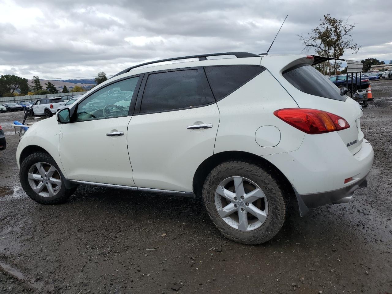 2010 Nissan Murano - Image 2