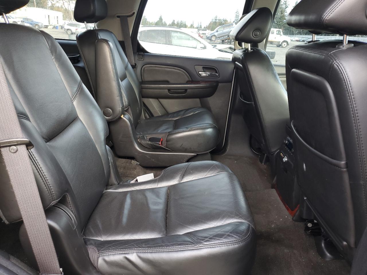 2007 Cadillac Escalade - Image 11