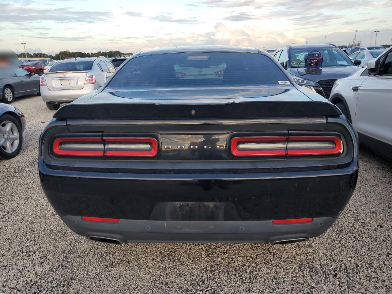 2016 Dodge Challenger - Image 6