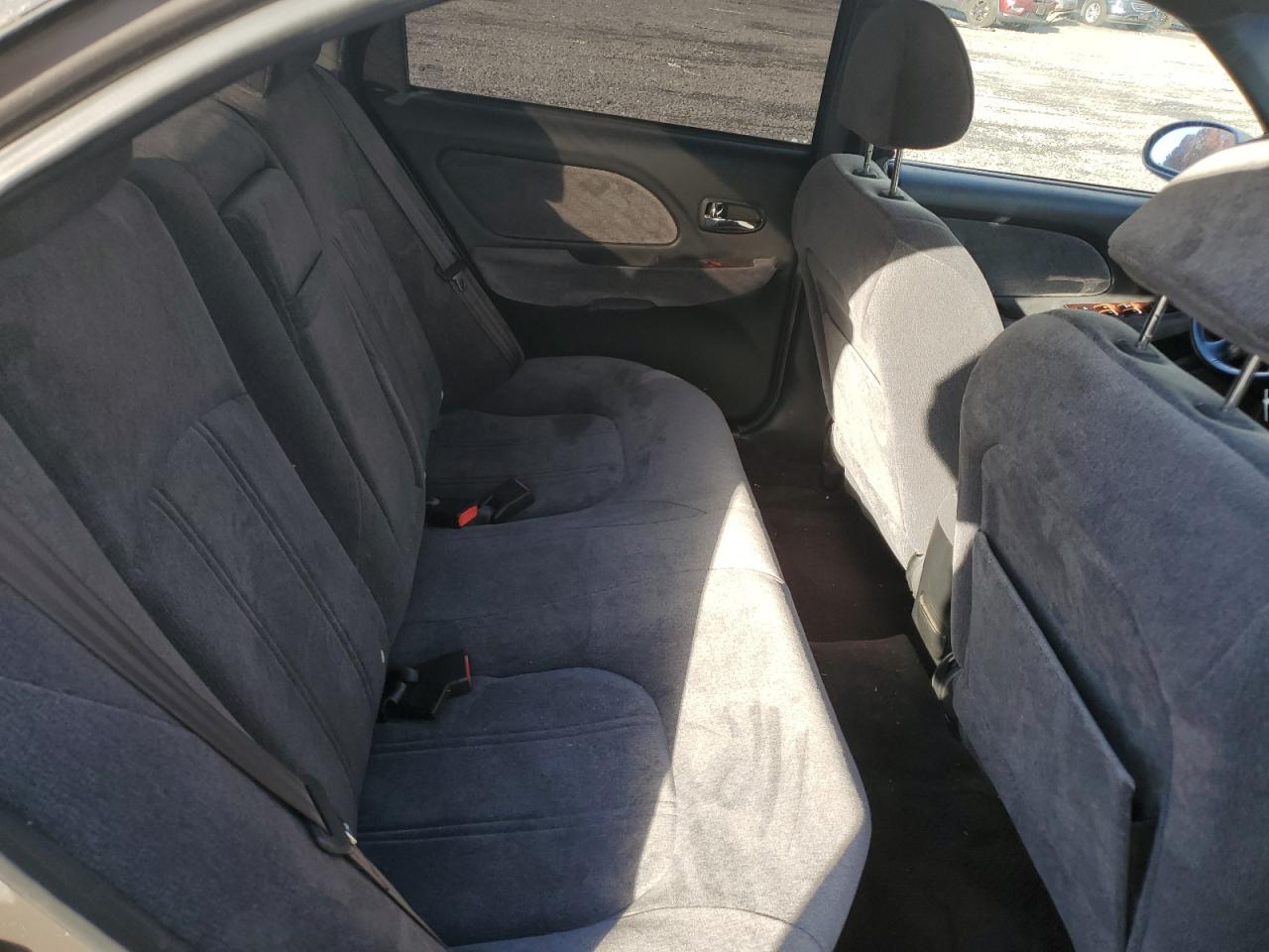 2003 Hyundai Sonata - Image 10