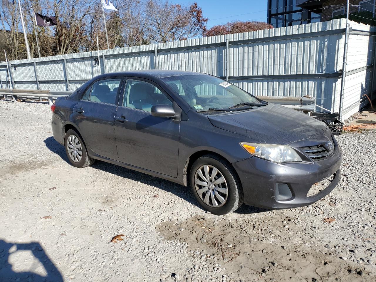 VIN 2T1BU4EE6DC044220 2013 TOYOTA COROLLA no.4