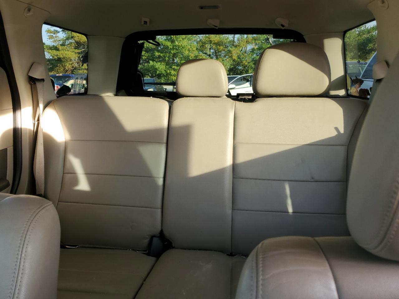 2010 Ford Escape - Image 10