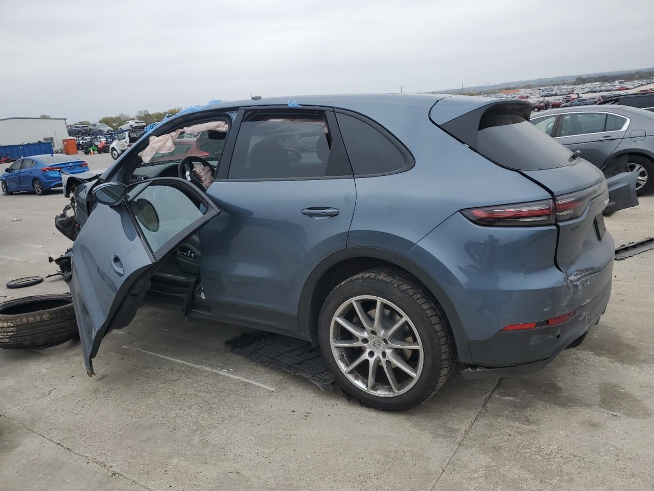 2019 Porsche Cayenne - Image 2