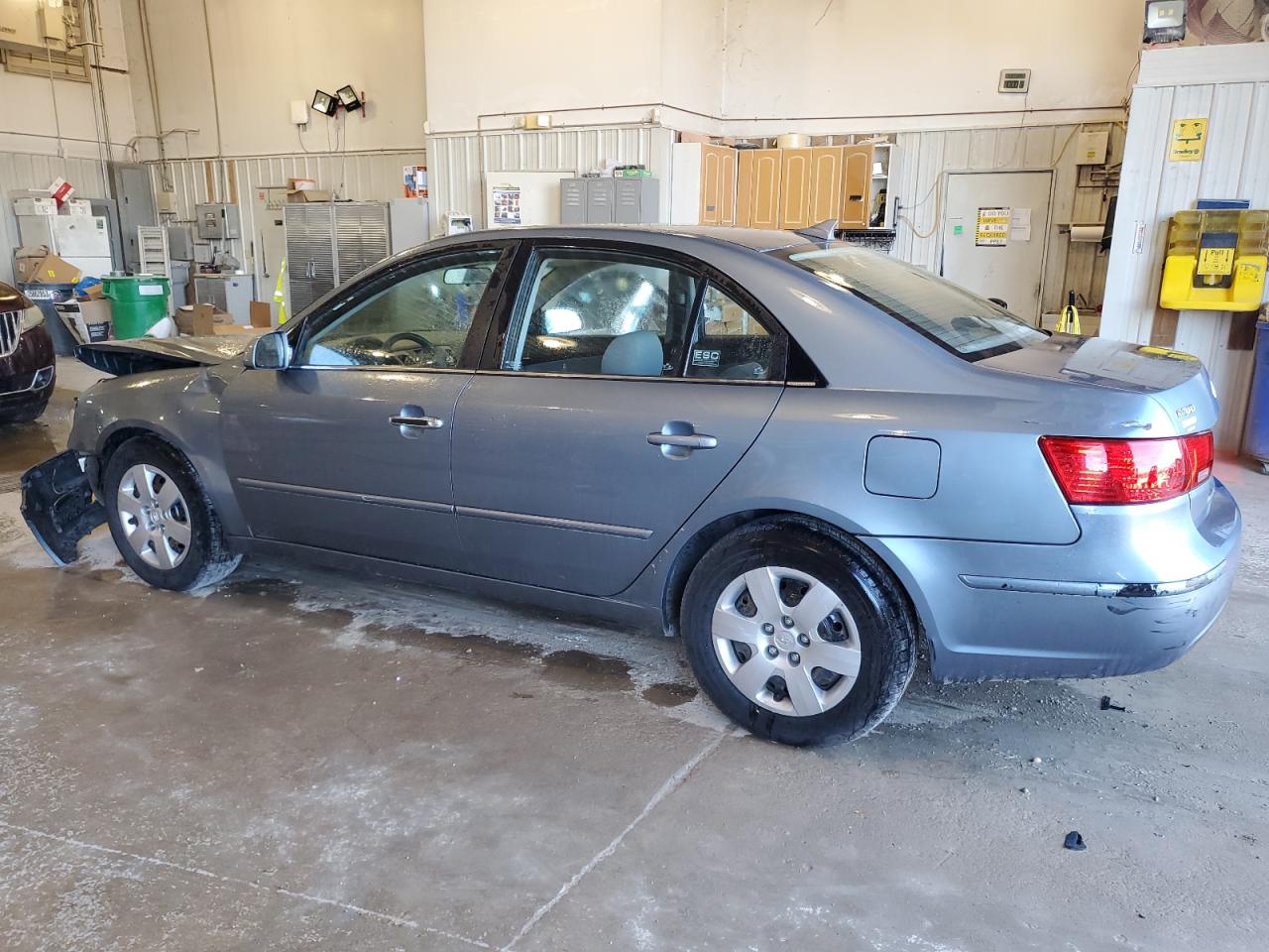 2009 Hyundai Sonata - Image 2