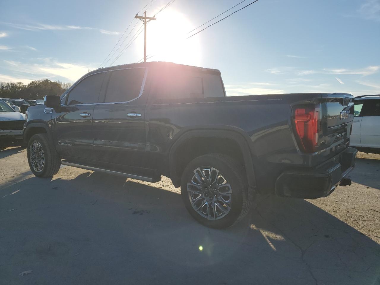 2019 GMC Sierra - Image 2