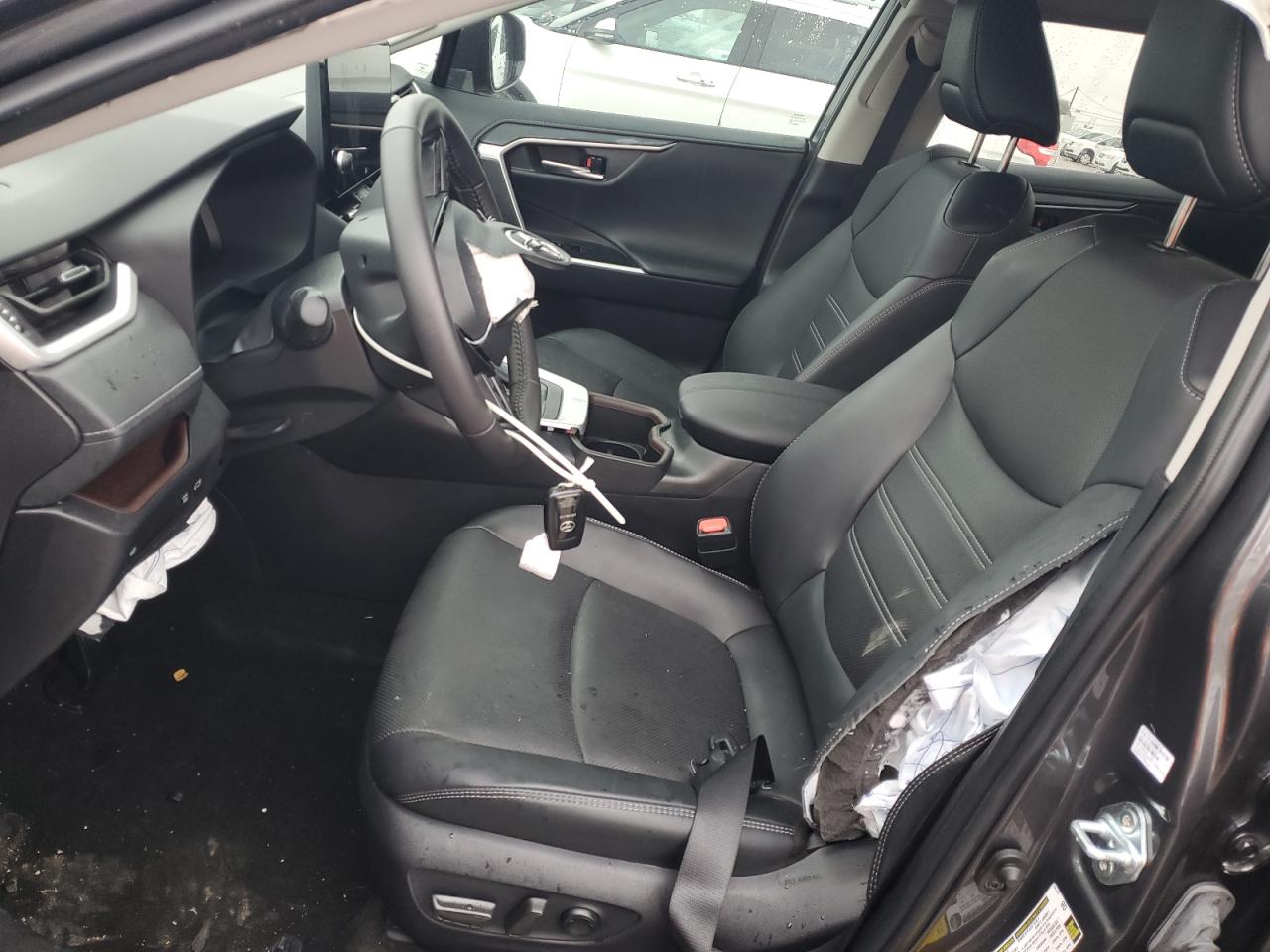 2024 Toyota RAV 4 - Image 7