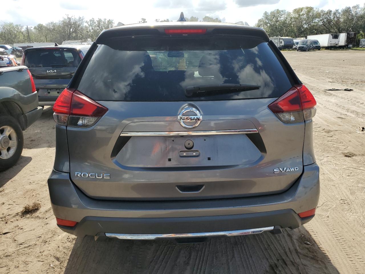 2017 Nissan Rogue S VIN: KNMAT2MV7HP608565 Lot: 80153054