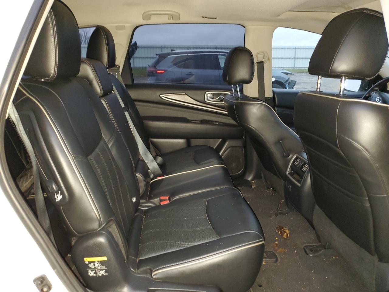 2017 Infiniti QX60 - Image 10