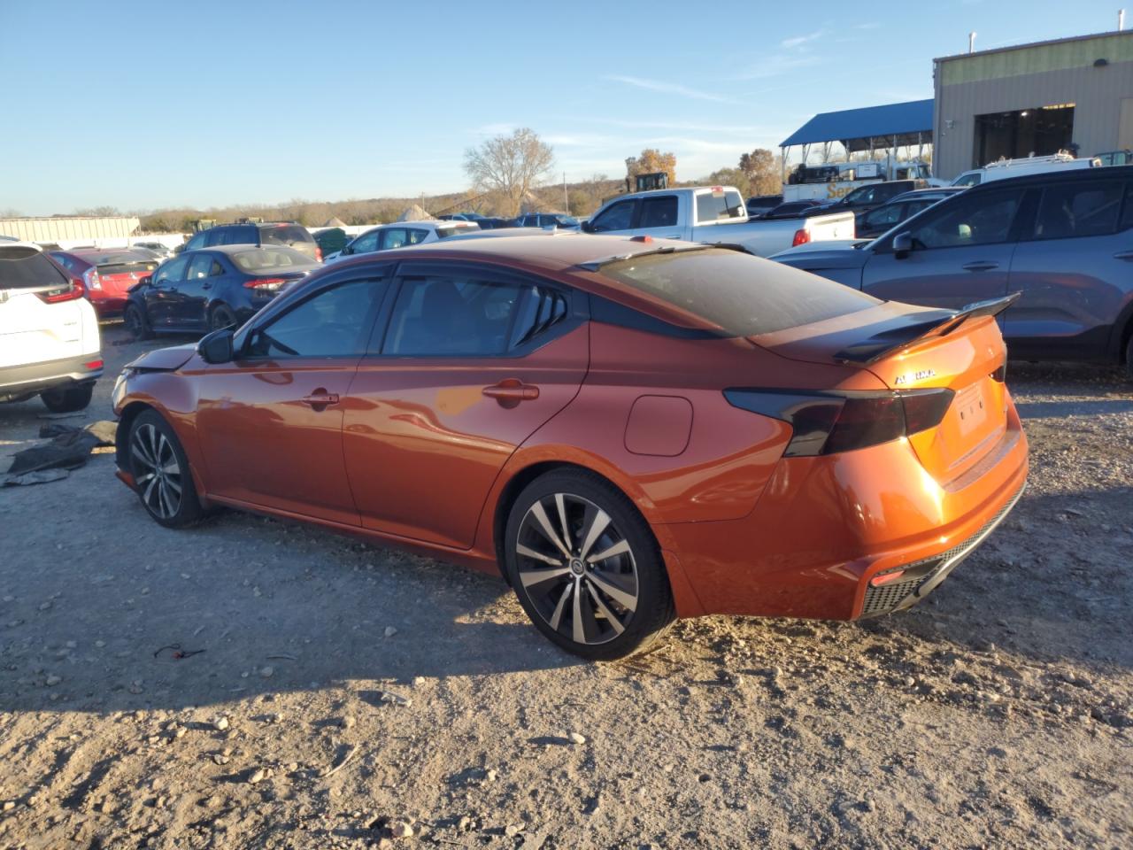 2020 Nissan Altima - Image 2