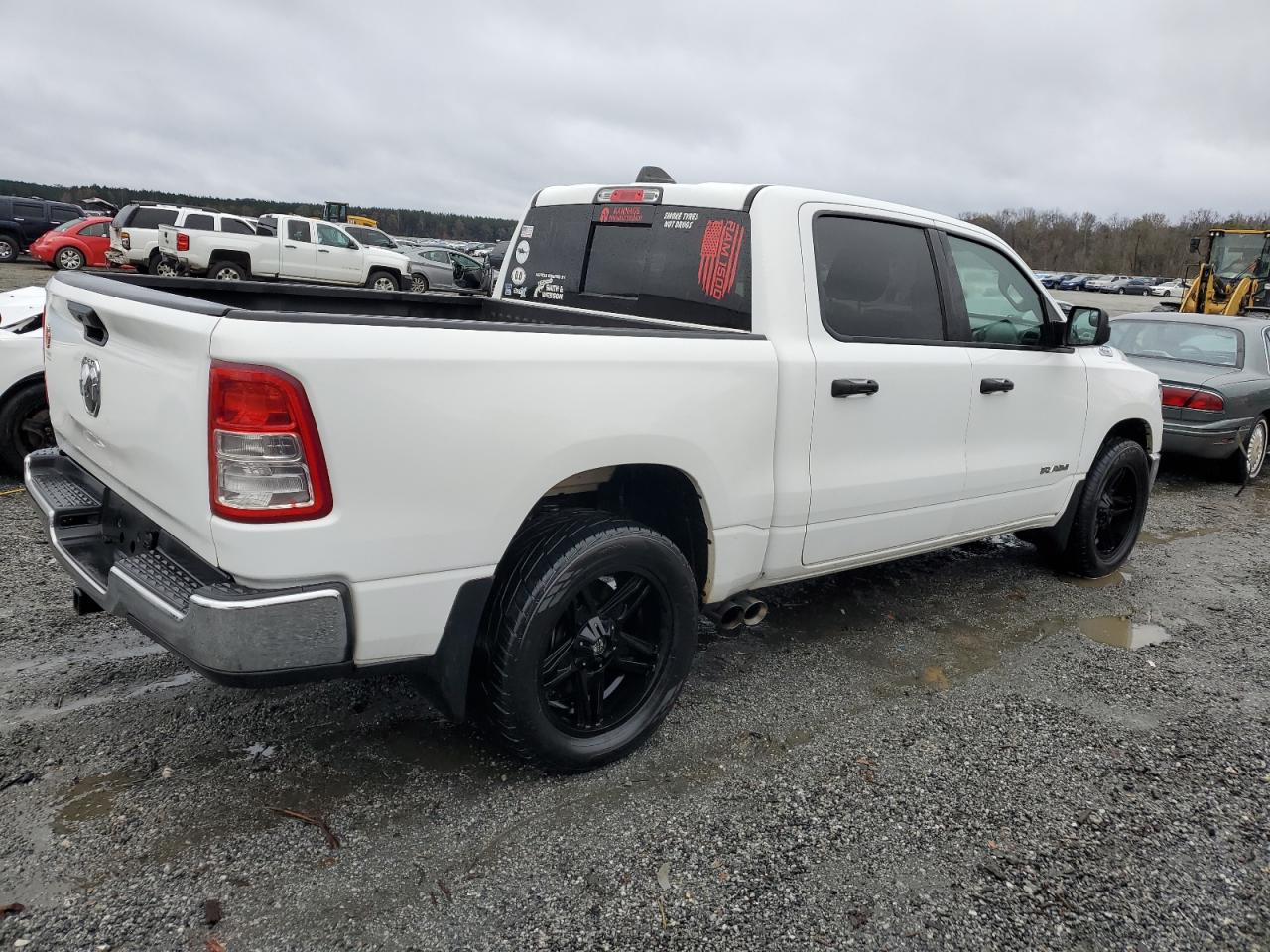 VIN 1C6RREGT7KN562680 2019 RAM 1500 no.3