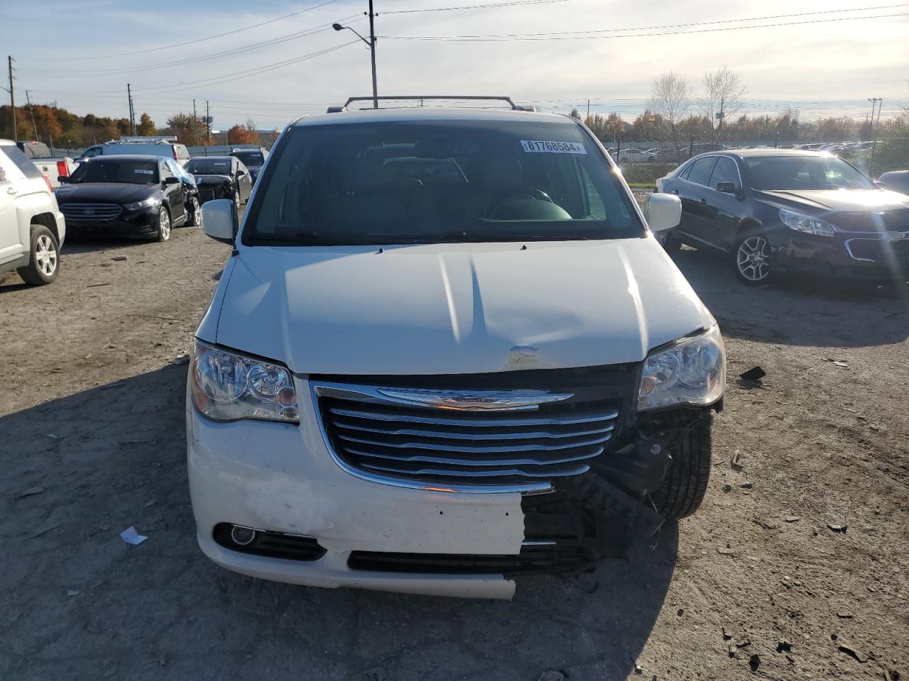 2013 Chrysler Town & Country - Image 5