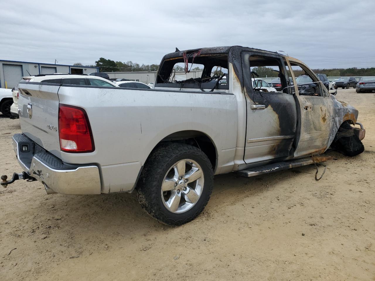 2016 RAM 1500 - Image 3