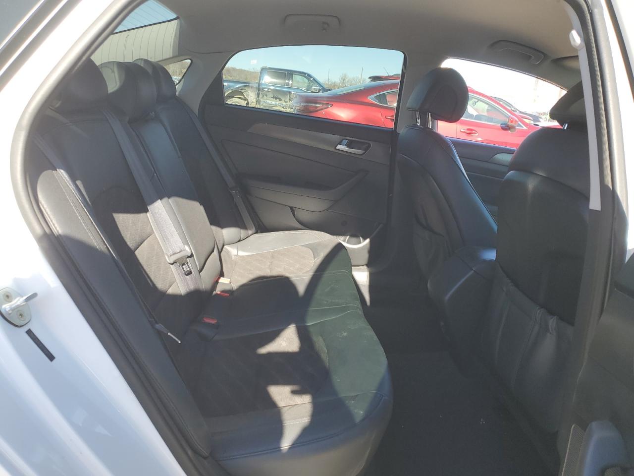 2015 Hyundai Sonata - Image 10