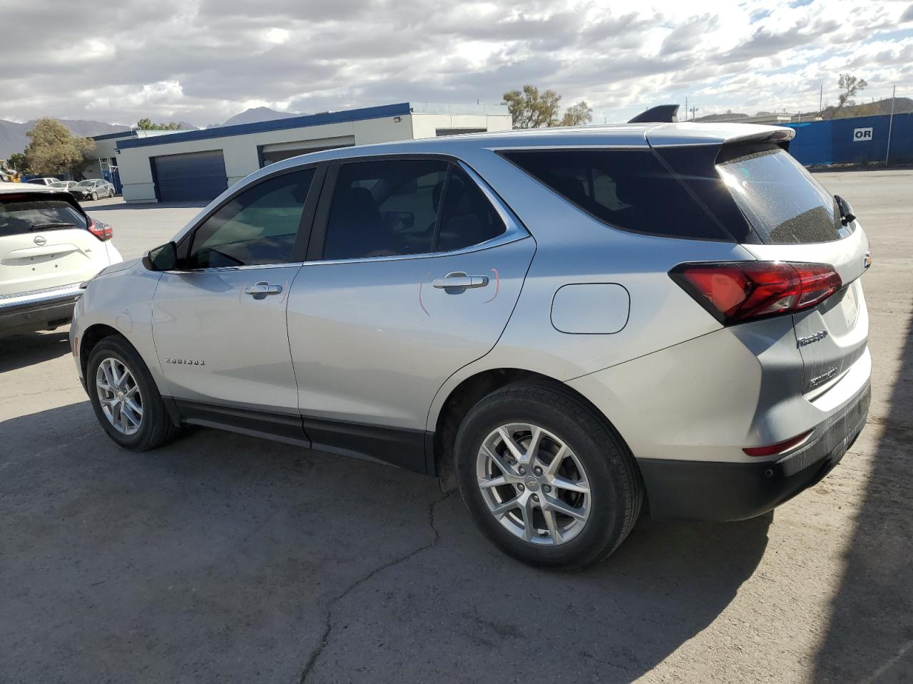 2022 Chevrolet Equinox - Image 2