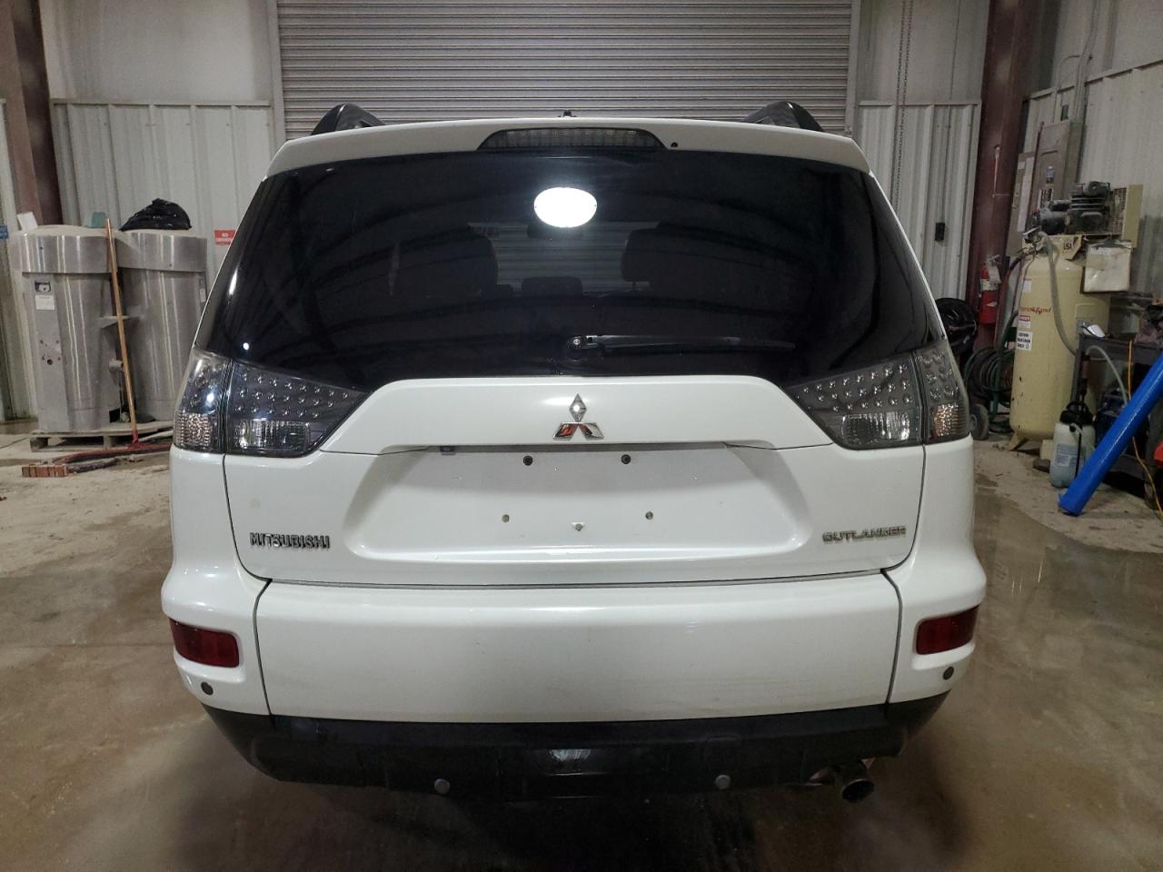 2012 Mitsubishi Outlander - Image 6