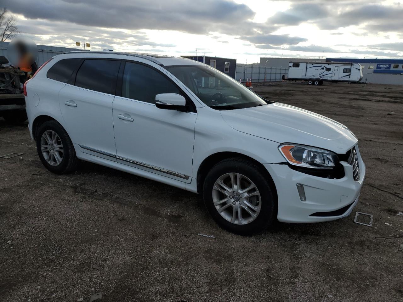 2016 Volvo XC60 - Image 4