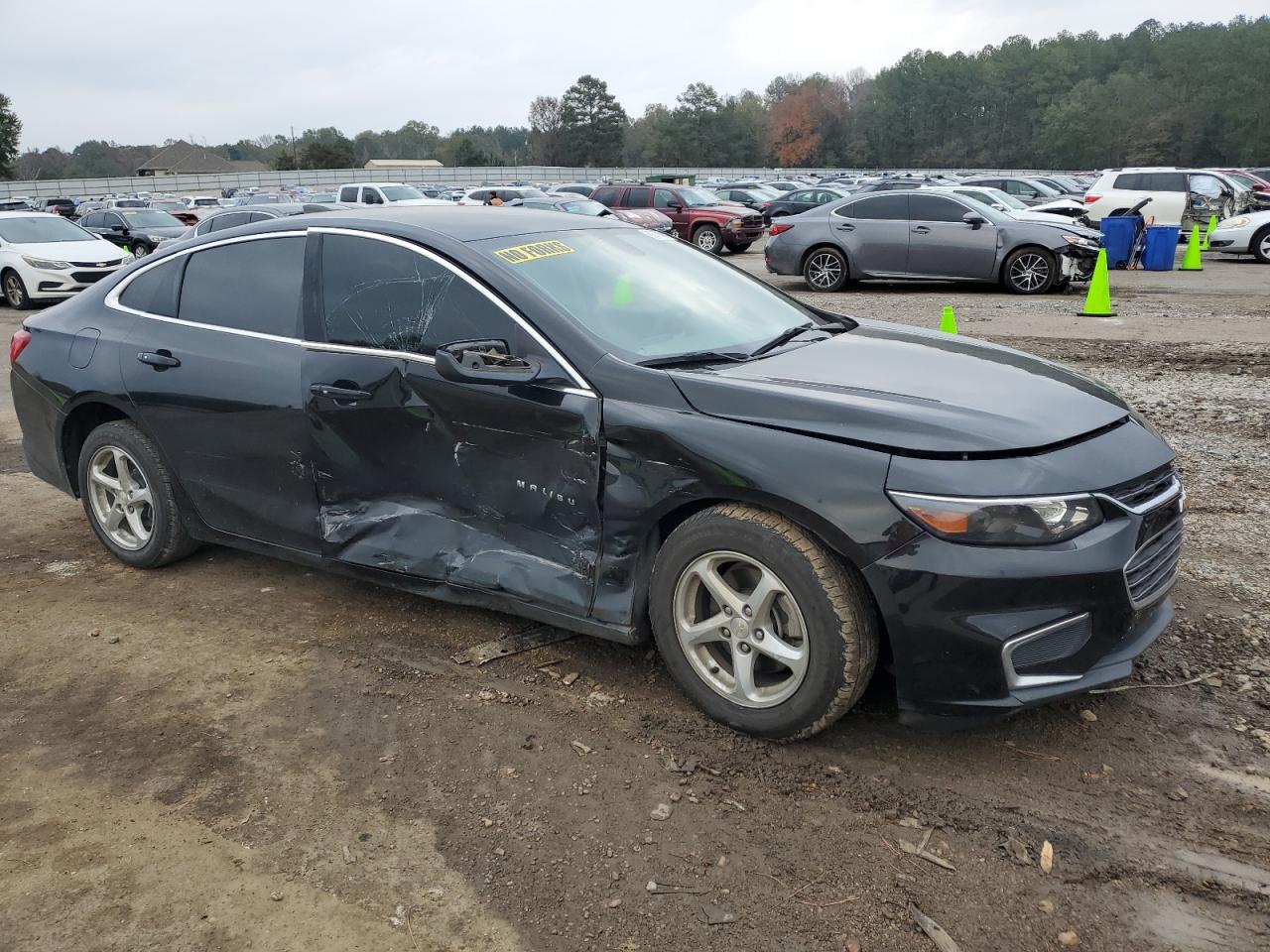 VIN 1G1ZB5ST4GF350723 2016 CHEVROLET MALIBU no.4