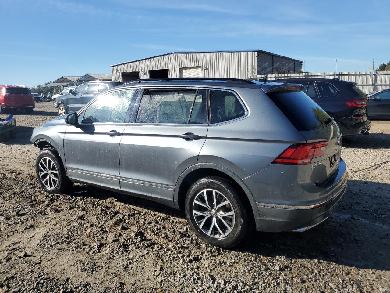 2020 Volkswagen Tiguan - Image 2