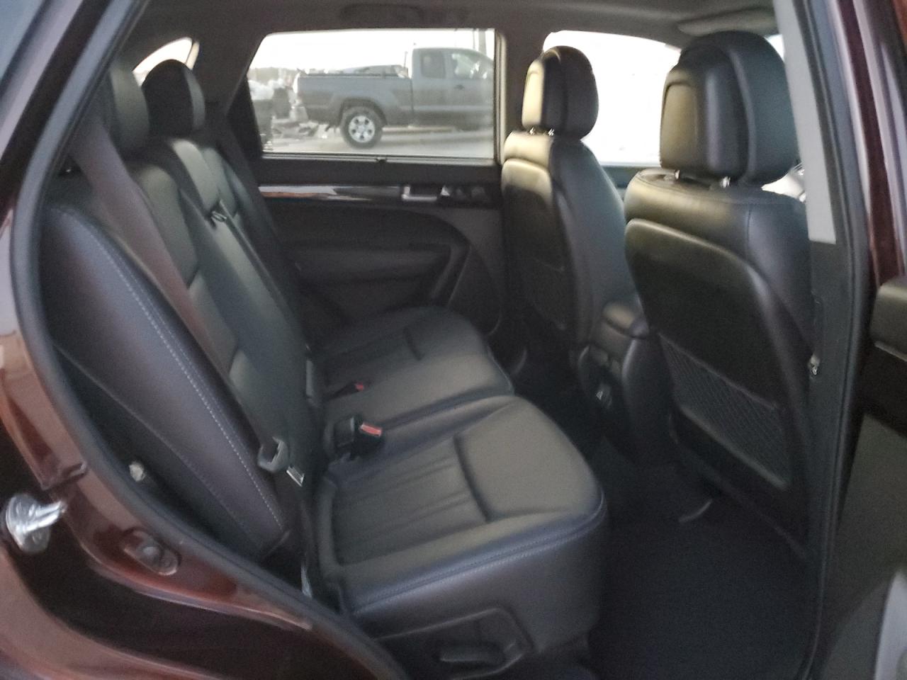 2015 Kia Sorento - Image 10