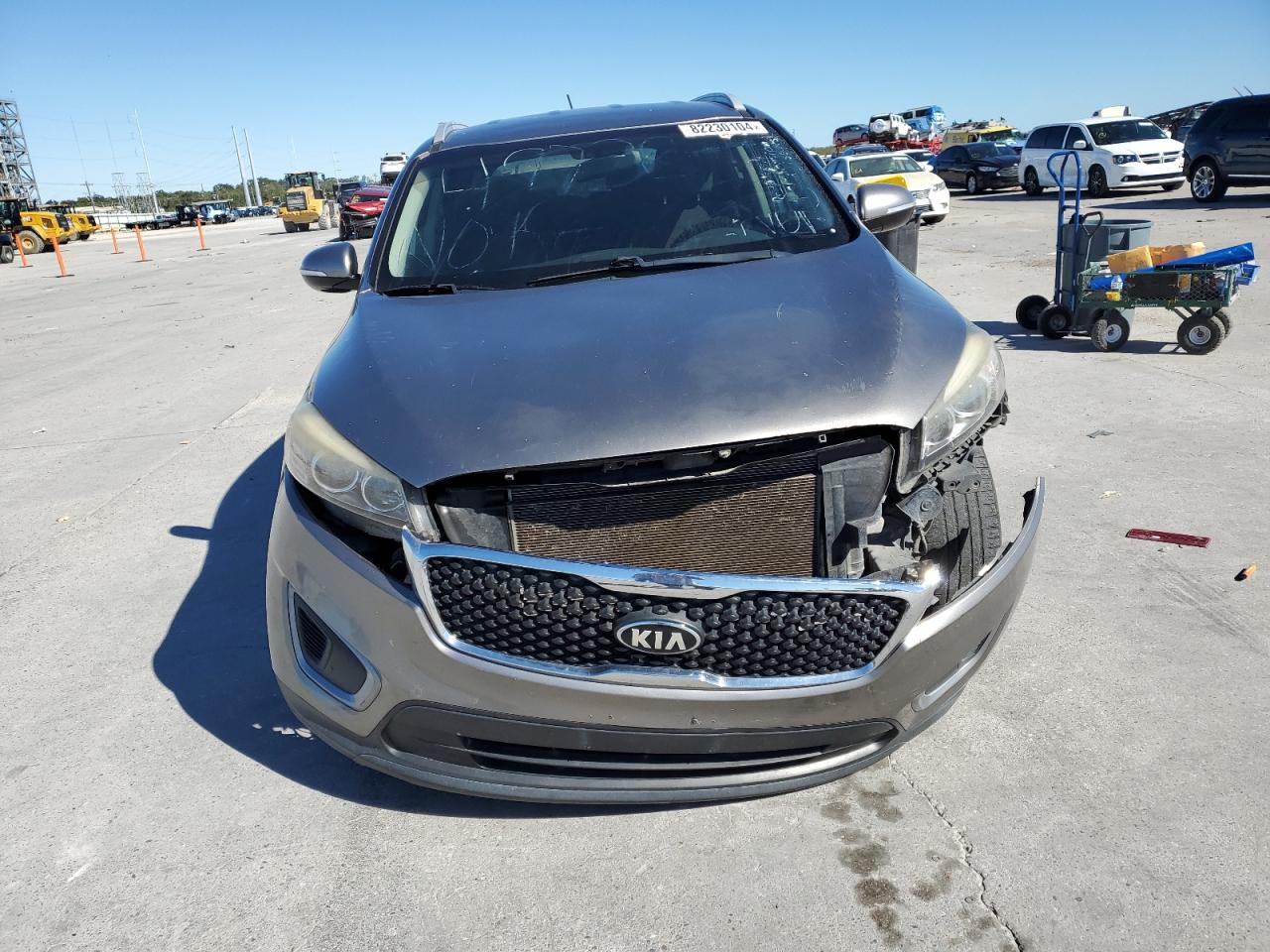 VIN 5XYPGDA56HG221636 2017 KIA SORENTO no.5