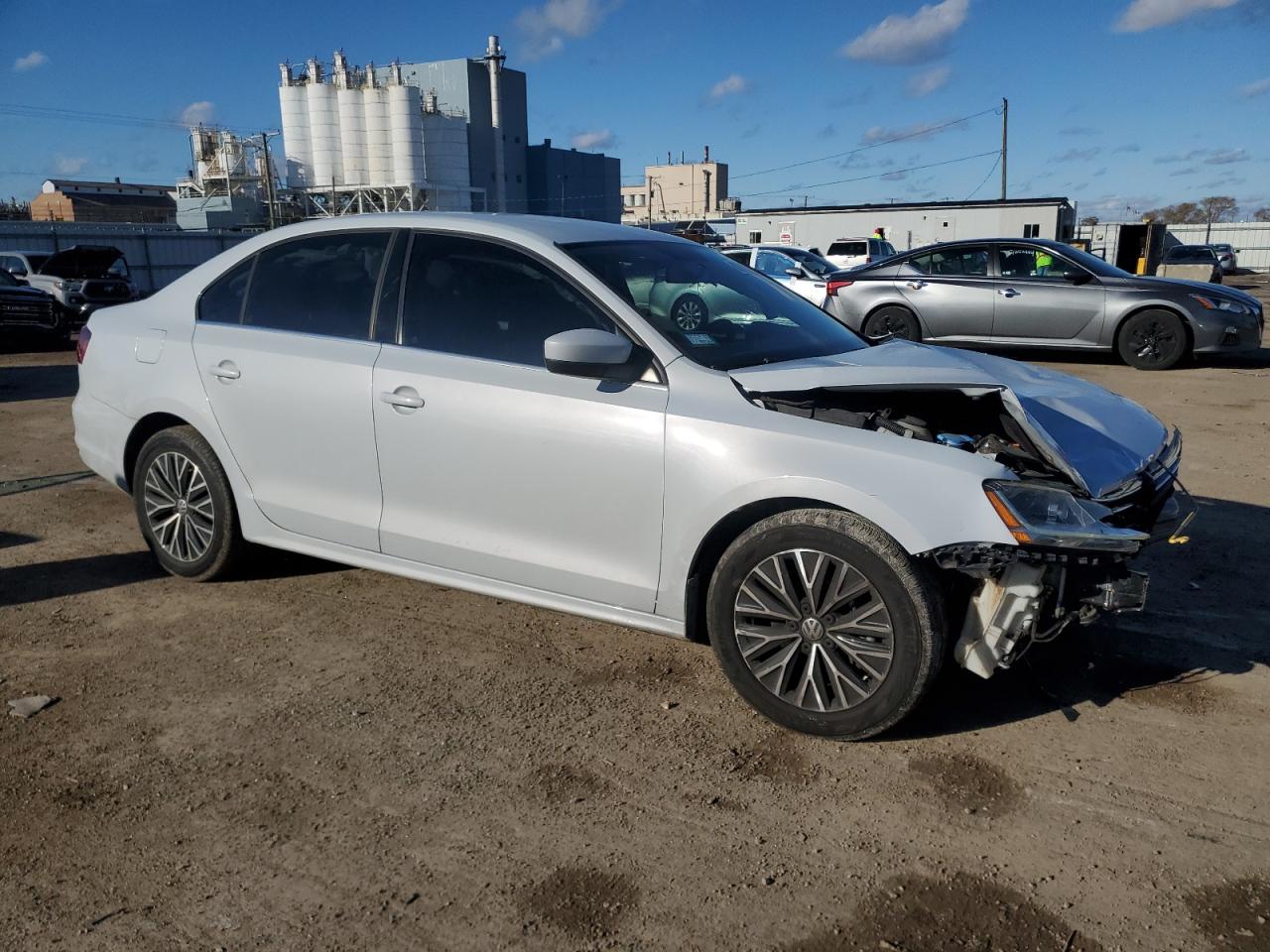2017 Volkswagen Jetta - Image 4