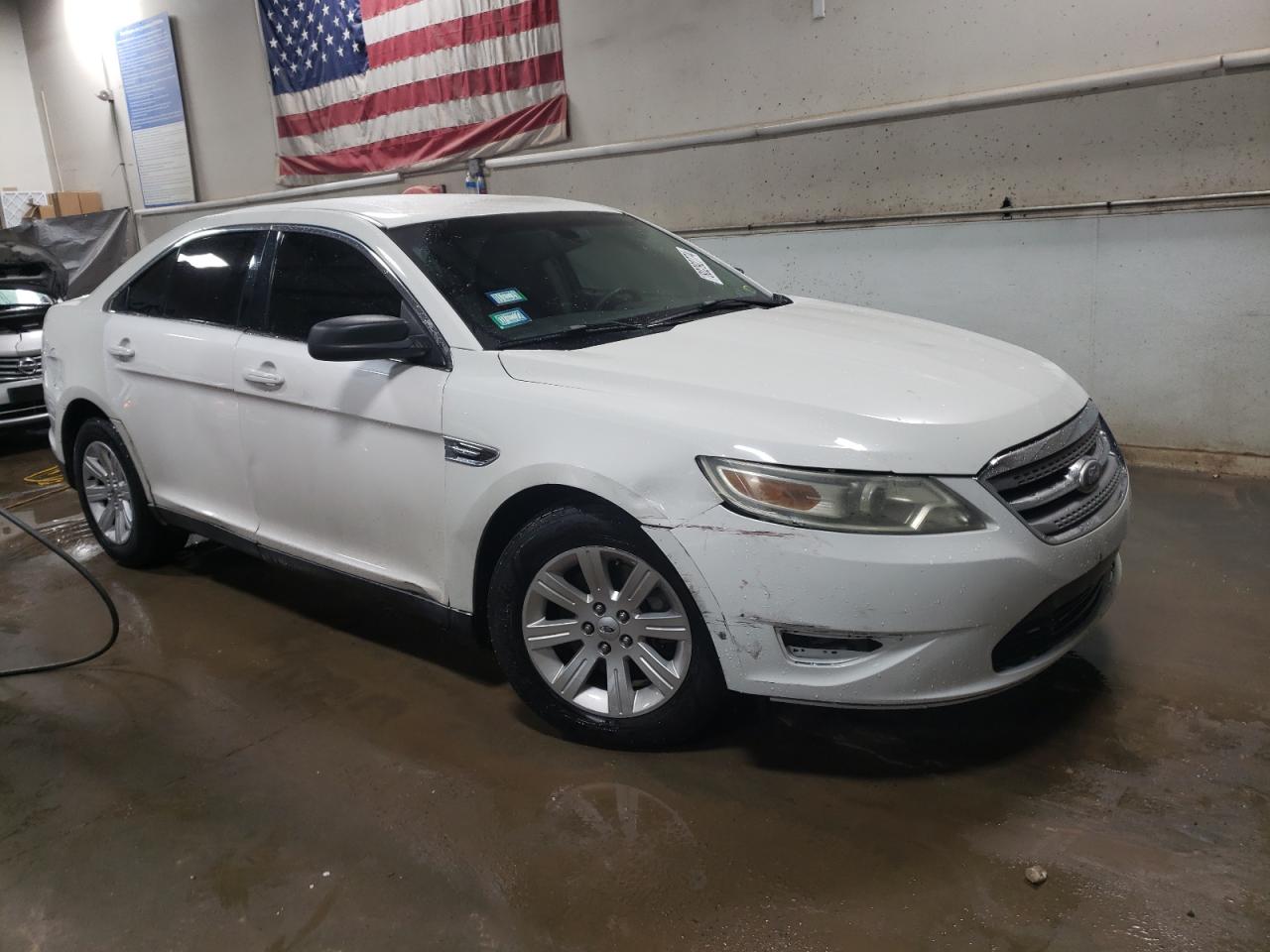 2010 Ford Taurus - Image 4