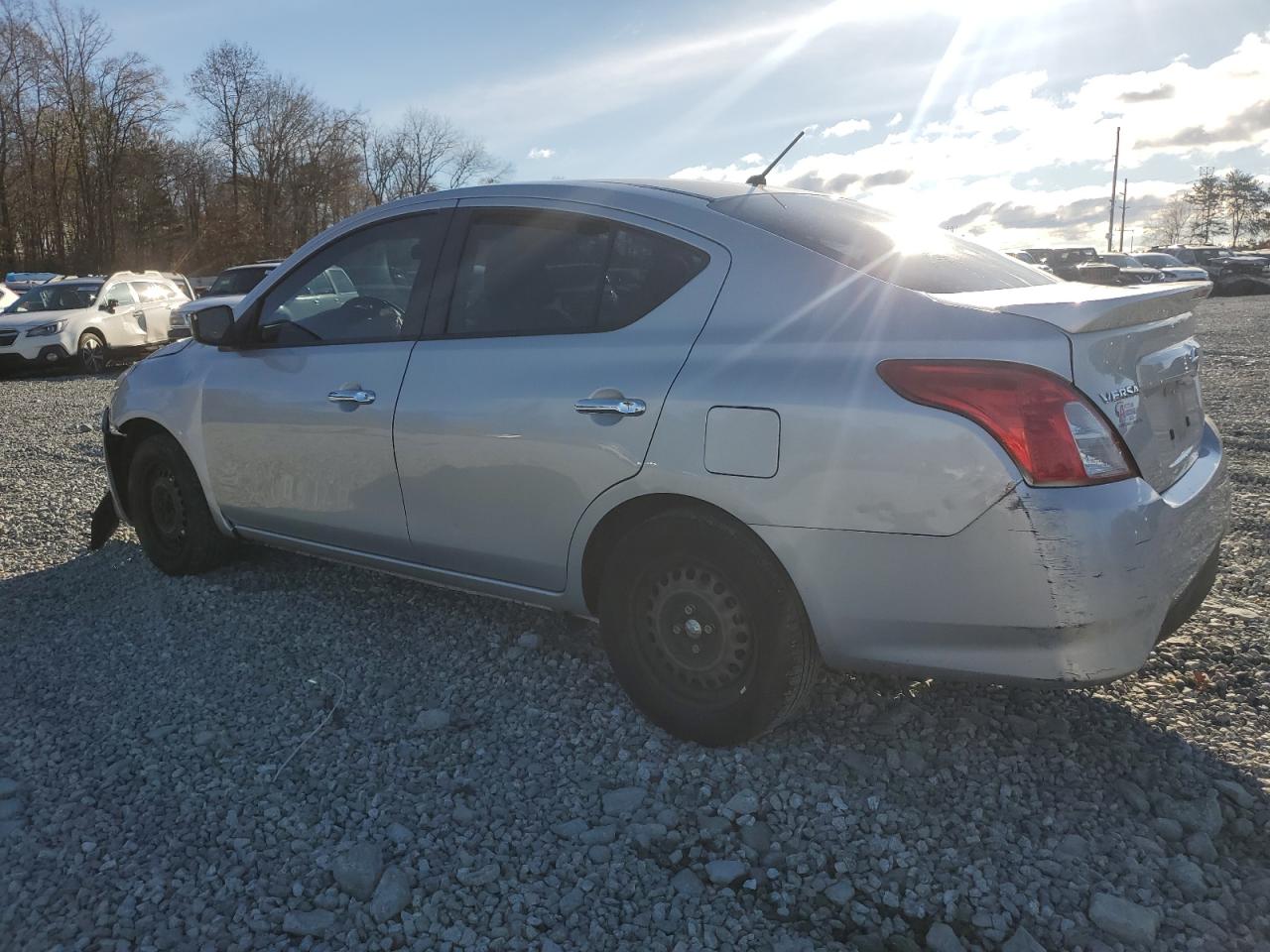 VIN 3N1CN7AP8JL869181 2018 NISSAN VERSA no.2