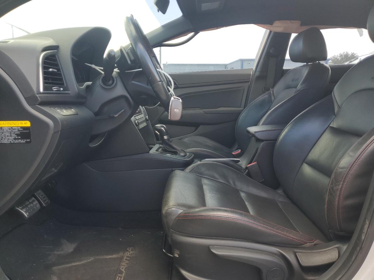 2018 Hyundai Elantra - Image 7