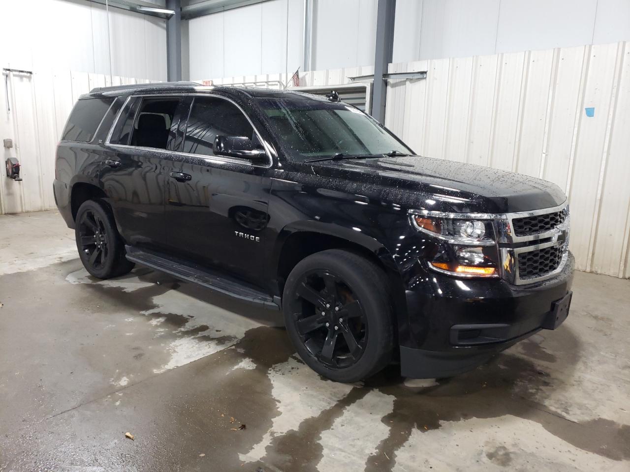 VIN 1GNSKBKC8GR312814 2016 CHEVROLET TAHOE no.4