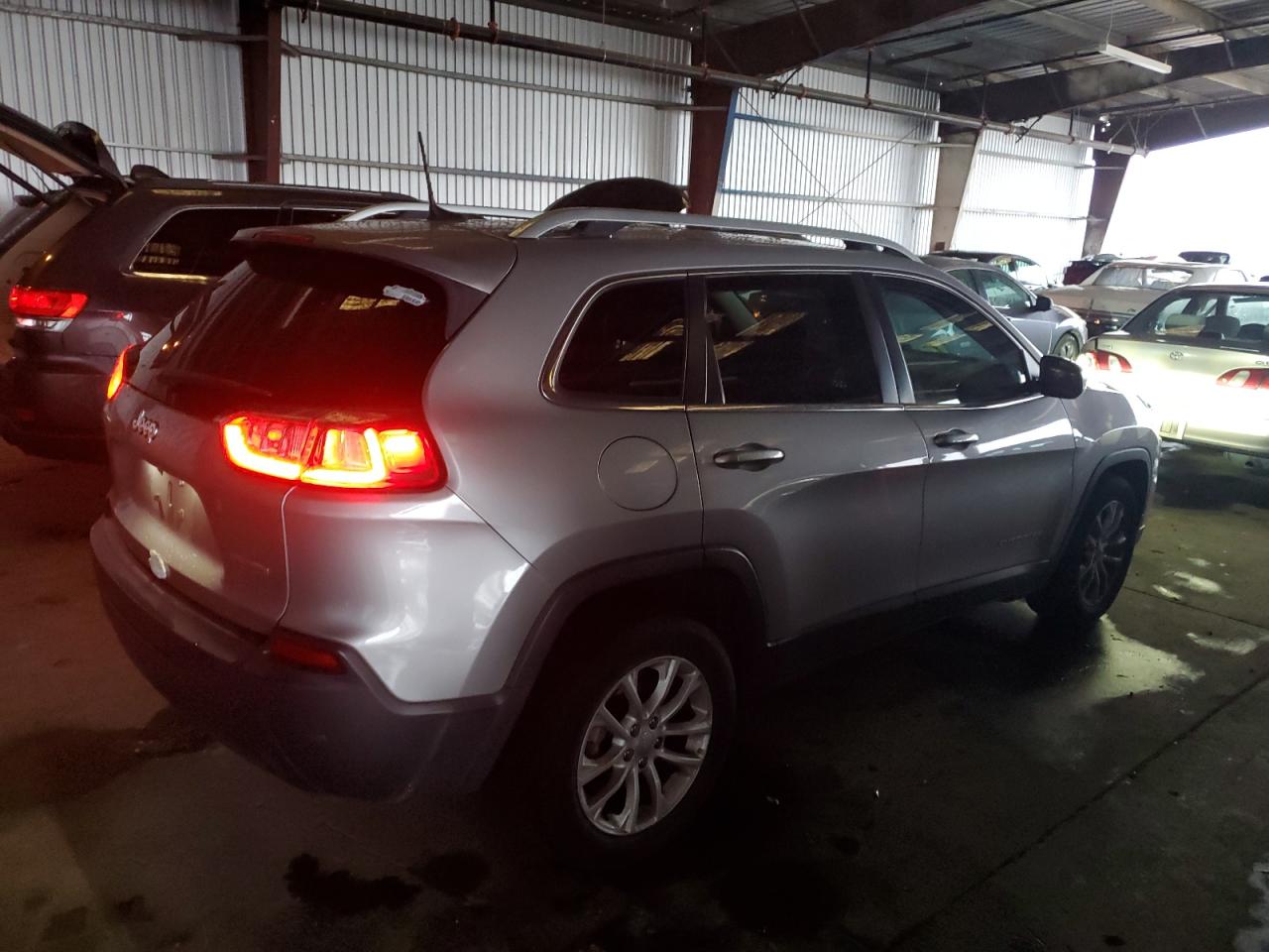 2019 Jeep Grand Cherokee - Image 3