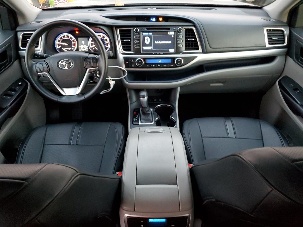 2016 Toyota Highlander - Image 8