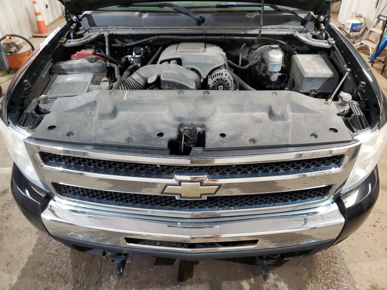 2010 Chevrolet Silverado - Image 11